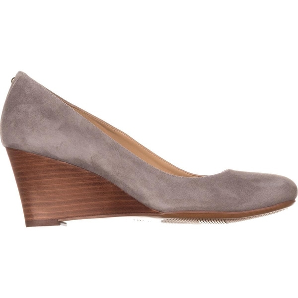 naturalizer emily pump