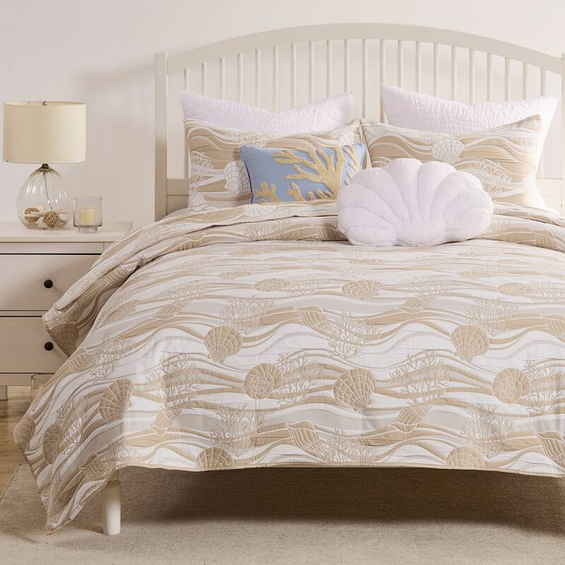 Greenland Home Coastal Paradise Reversible Matelasse Coverlet Set
