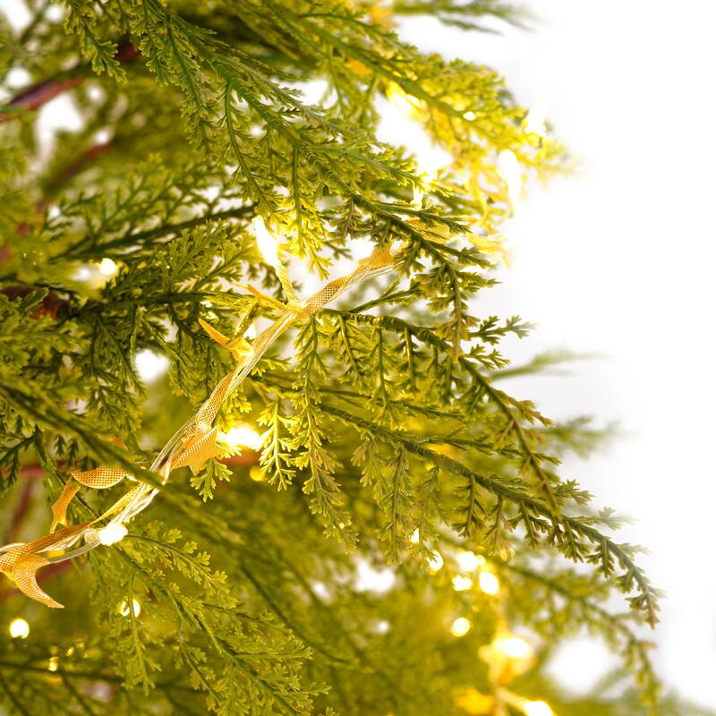 6 Feet Artificial Full Christmas Tree Includes LED Lights and Metal Stand, 612 Tips Full Tree,Xmas Decoration