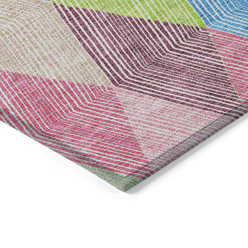 Machine Washable Indoor/ Outdoor Diamond Stripes Chantille Rug