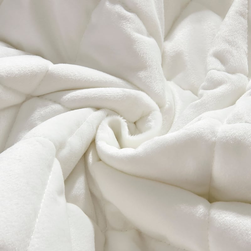 Pointehaven Heavy-Weight Oversized Diamond Design Velvet Quilt Sets