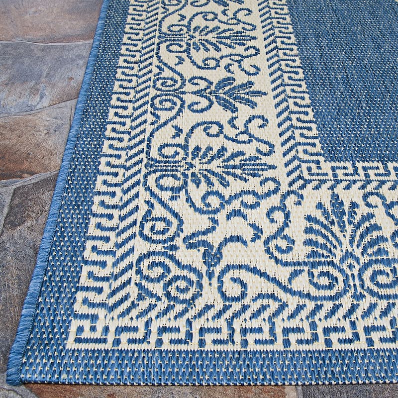 Pergola Emblem Indoor/ Outdoor Area Rug