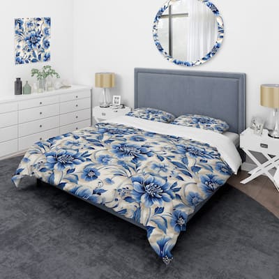Designart "Cobalt Blue Filigree Victorian Pattern II" White Cottage Bedding Cover Set With 2 Shams