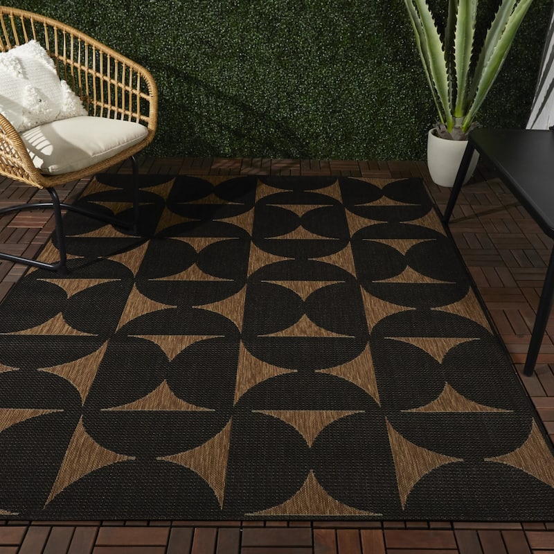 Nielsen Modern Indoor/Outdoor Area Rug - 5'3" x 7' - Tan