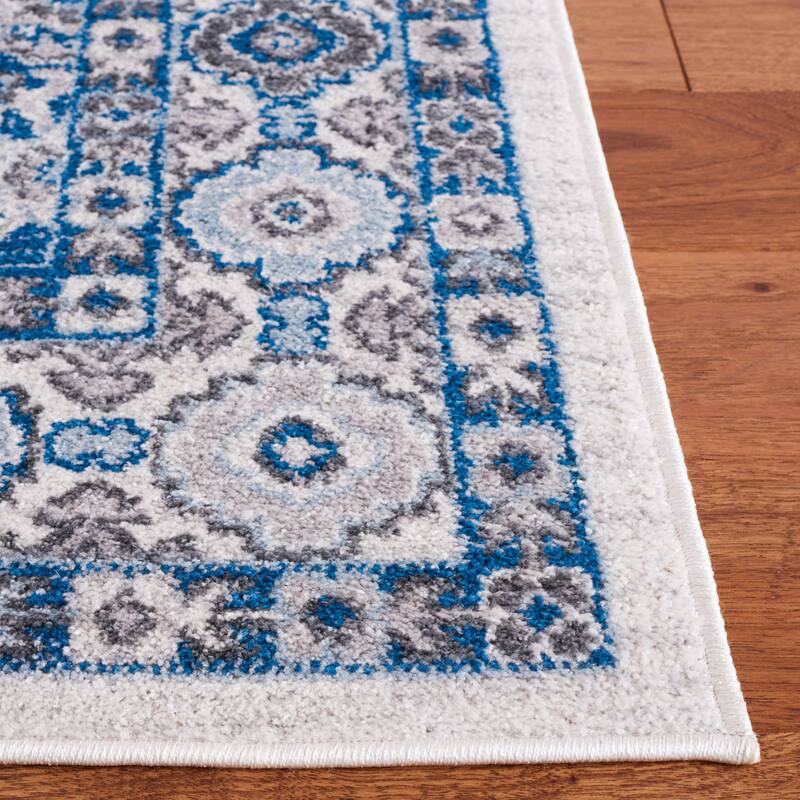 SAFAVIEH Toscana Arie Oriental Rug