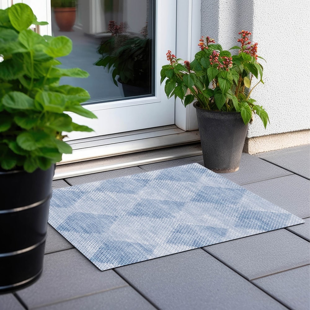 Machine Washable Indoor/ Outdoor Modern Diamonds Chantille Rug