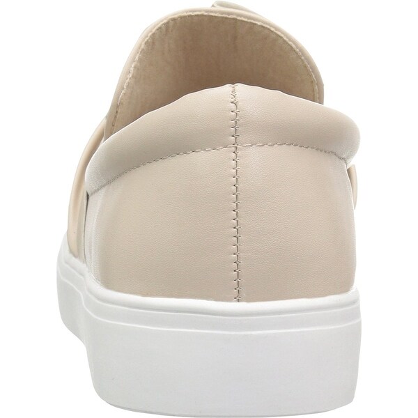 mia women's zoe fashion sneaker