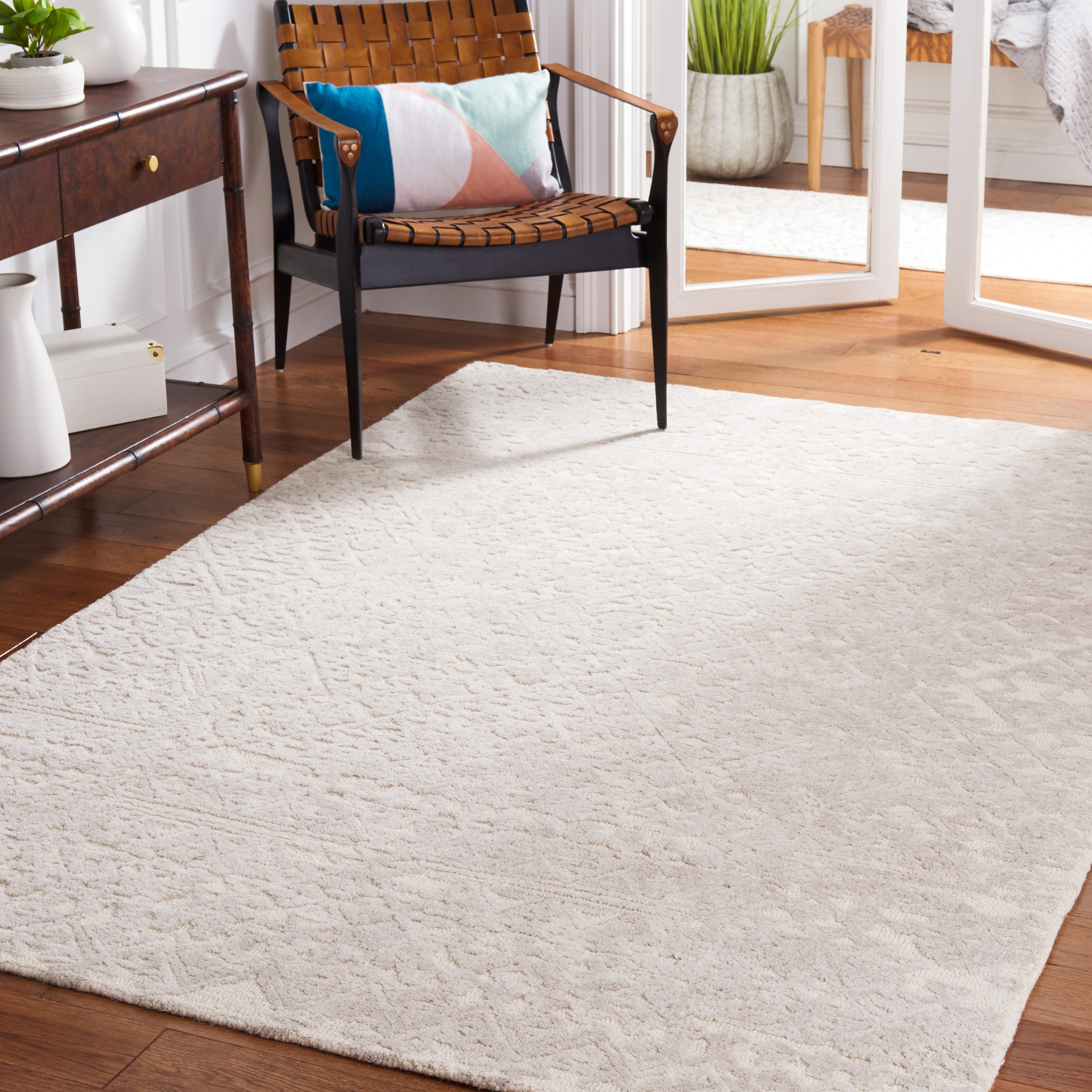 SAFAVIEH Handmade Metro Anuschka Modern Wool Rug