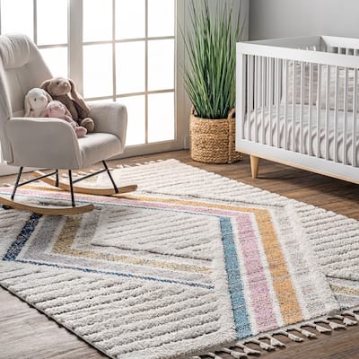 Nuloom Geometric Angela High-Low Modern Diamond Tassel Area Rug