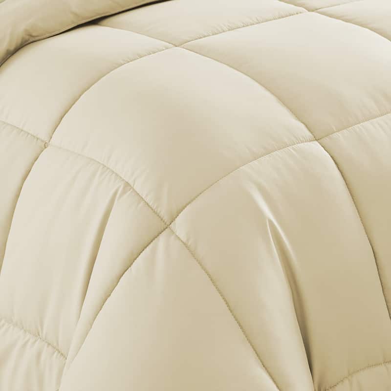 All Season Hypoallergenic Lightweight Down Alternative Comforter