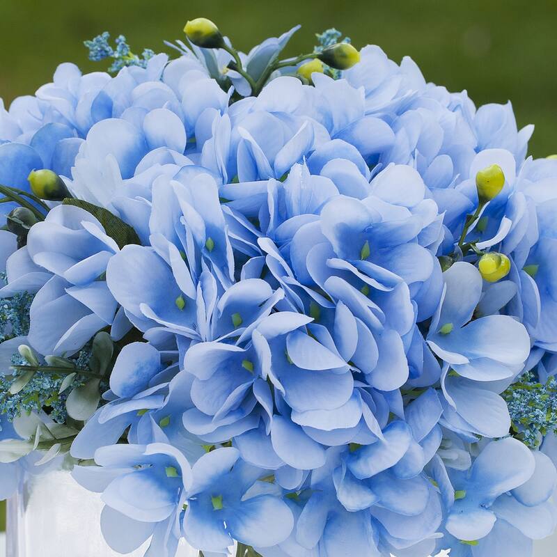 Enova Home Mixed Artificial Silk Hydrangea Faux Flowers Arrangement in Cube Glass Vase with Faux Water Home Wedding Decoration