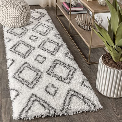 Aydin Moroccan Style Diamond Shag Ivory/Dark Gray 2 ft. x 8 ft. Runner Rug - 2 X 8