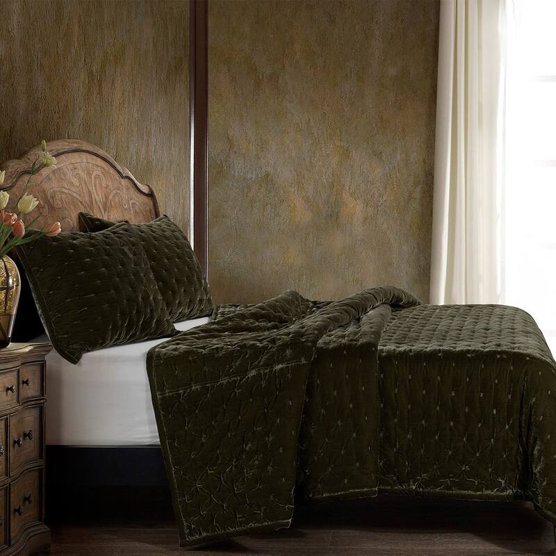 HiEnd Accents Stella Solid Color Faux Silk Velvet Romantic Modern Rustic 3 Piece Quilt Set with Pillow Shams