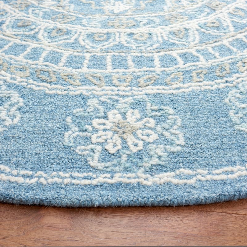 SAFAVIEH Handmade Blossom Viktoriya Medallion Wool Rug
