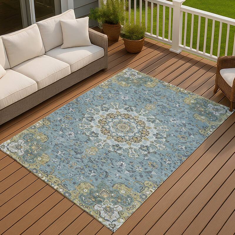 Machine Washable Indoor/ Outdoor Traditional Awaka Chantille Rug
