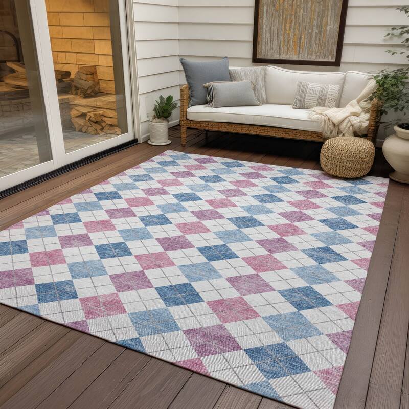 Machine Washable Indoor/ Outdoor Modern Plaid Chantille Rug
