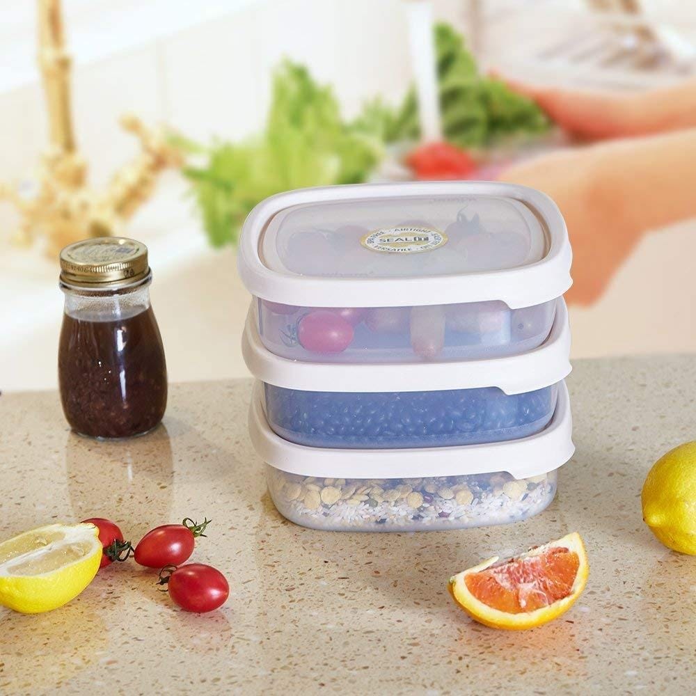 https://ak1.ostkcdn.com/images/products/is/images/direct/5941fe23b87df8a31e88cbcacbb44d7c38a12390/6-Piece-Food-Storage-Container-Set-with-Easy-Locking-Lids%2CPlastic.jpg