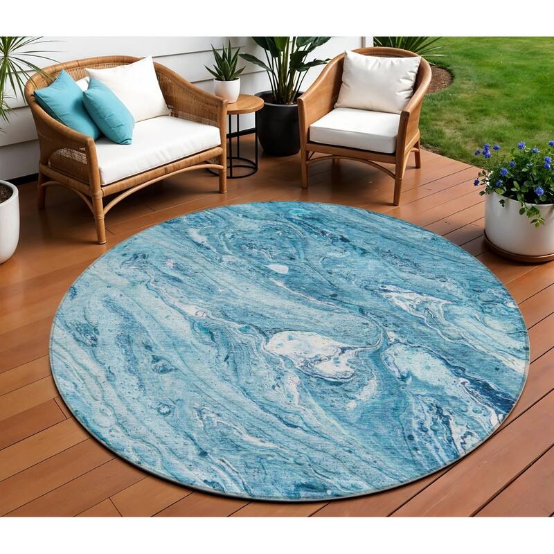 HomeRoots Abstract Transitional Rectangle Outdoor Rug - 8' Round