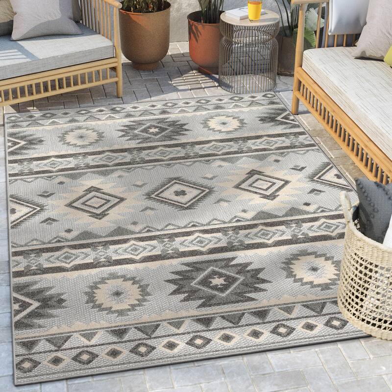 Well Woven Dorado Mamba Indoor Outdoor Southwestern Area Rug - 7'10" x 9'10" - Grey