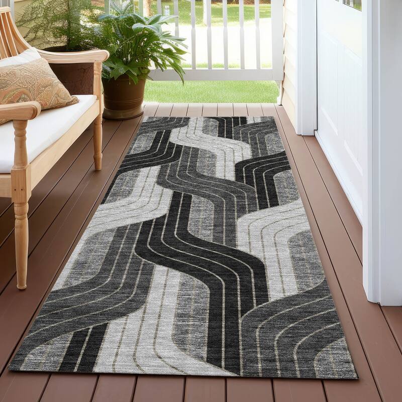 Machine Washable Indoor/ Outdoor Modern Pathway Chantille Rug - Black - 2'3" x 7'6"