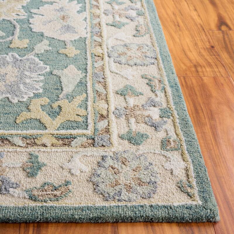 SAFAVIEH Handmade Ebony Viktorya Wool Rug