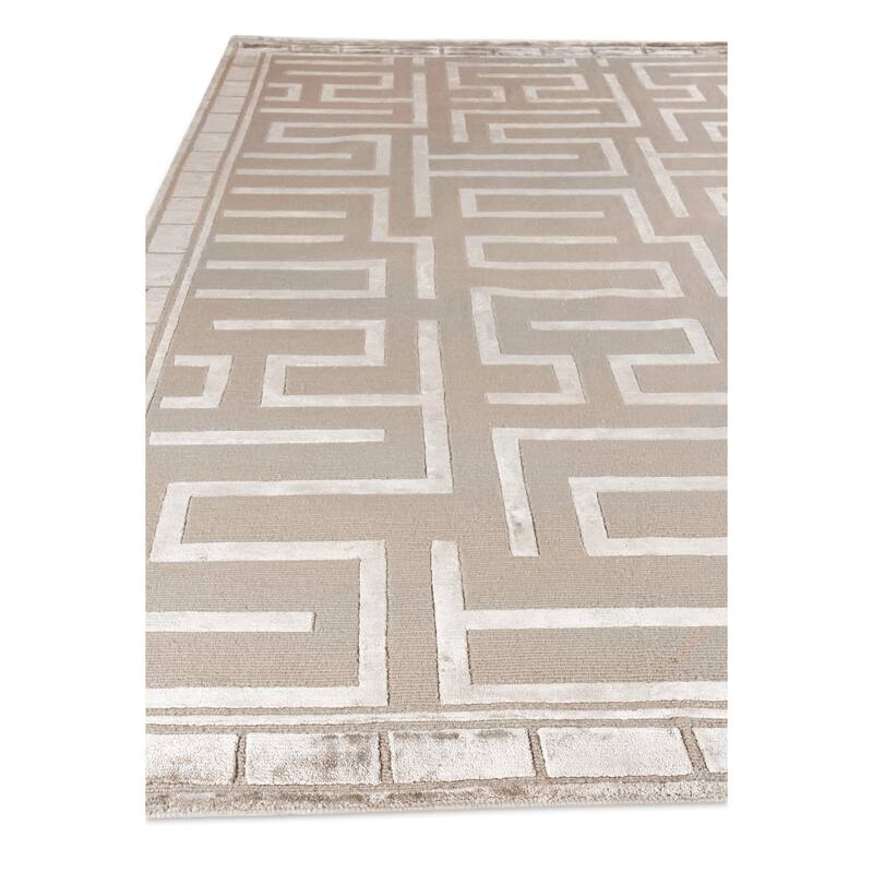 Metro Velvet hand-knotted Wool/Viscose Beige Area Rug - 8' x 10'