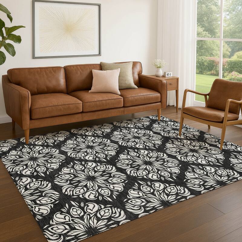 Machine Washable Indoor/ Outdoor Damask Pearl Chantille Rug