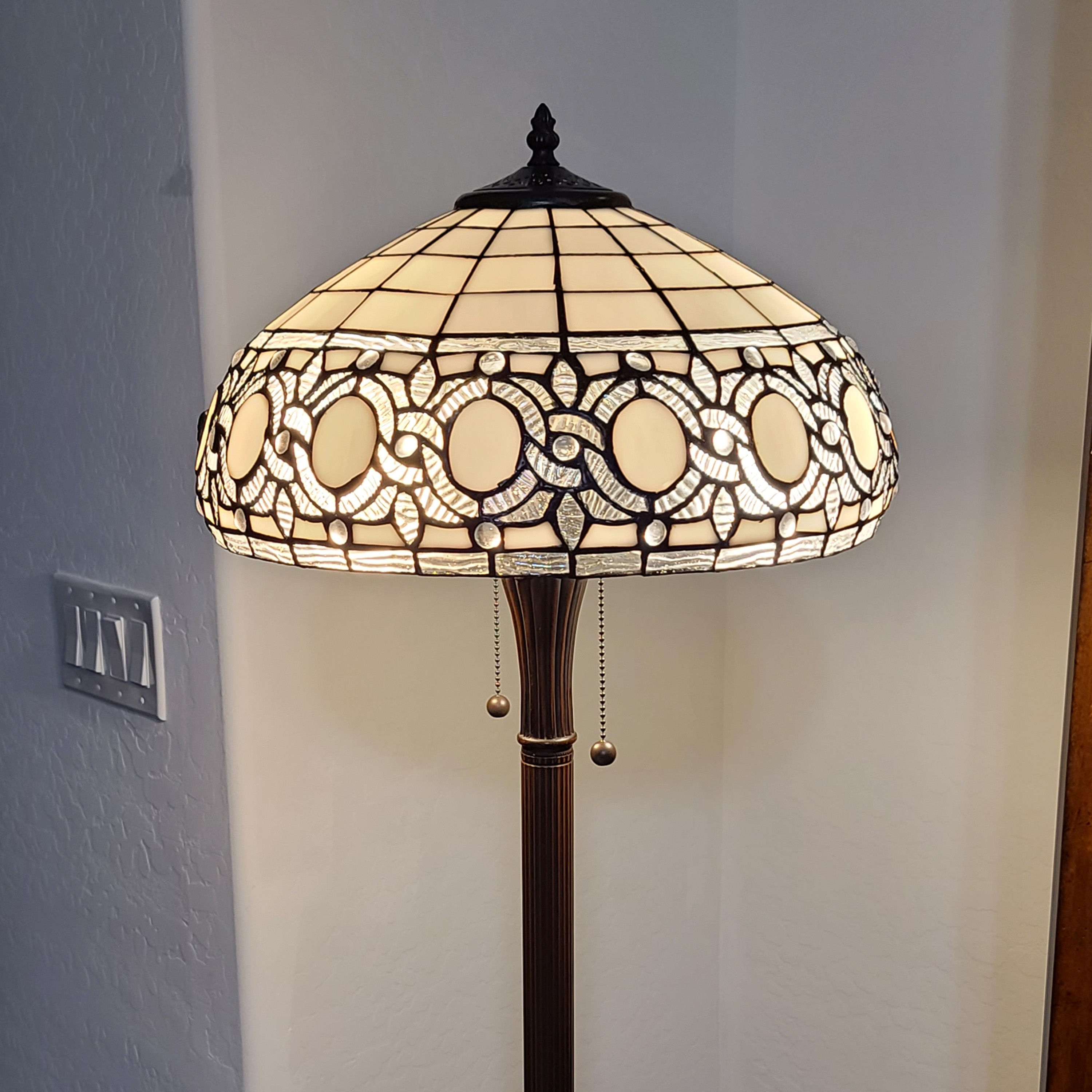 Amora Lighting 62 in. High Tiffany Style Floral Floor Lamp White