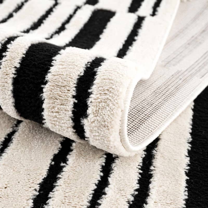Hauteloom Azana Living Room, Bedroom Area Rug - Farmhouse - High Pile - Bone,Black - 5'3" x 7'