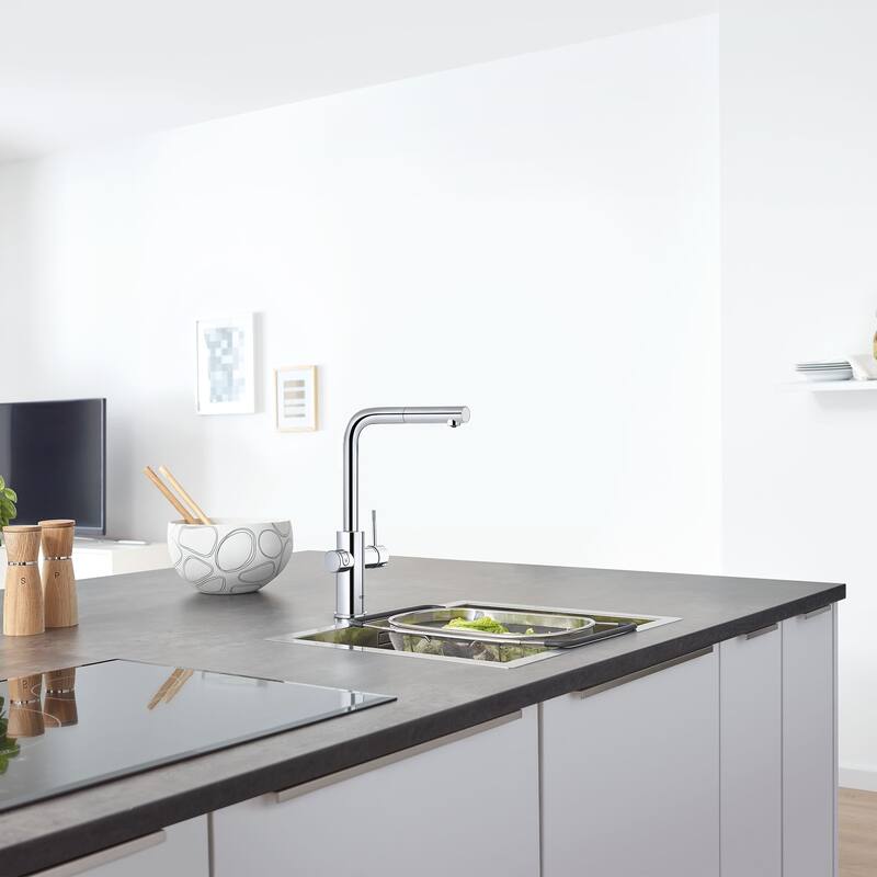 Grohe Blue 1.75 GPM Single Hole Pull Out Kitchen Faucet for Chilled