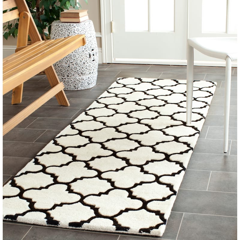 SAFAVIEH, Handmade Chatham Caisa Modern Moroccan Wool Rug - 2'3" x 11' Runner - Ivory/Black