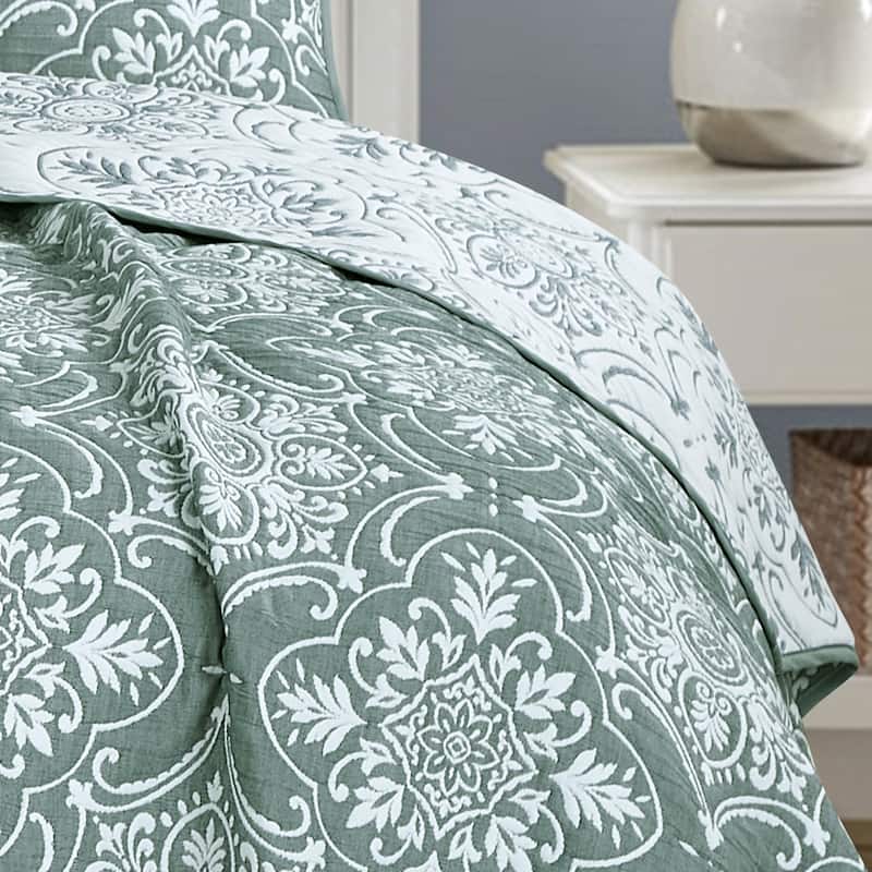 Eshe 3 Pieces matelasse coverlet