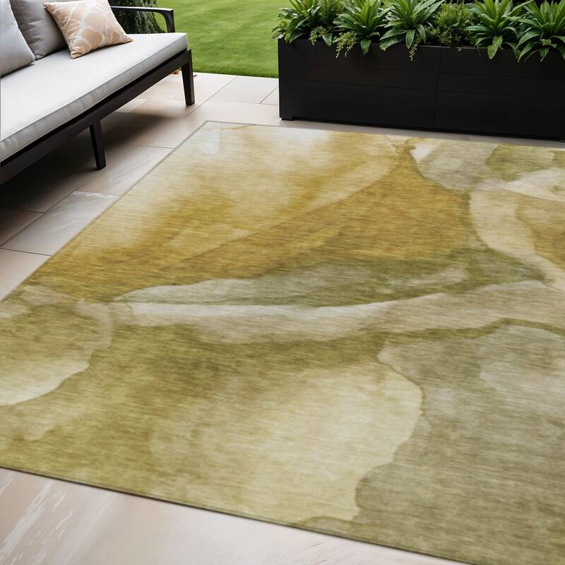 HomeRoots Abstract Transitional Rectangle Outdoor Rug - 5' X 8'