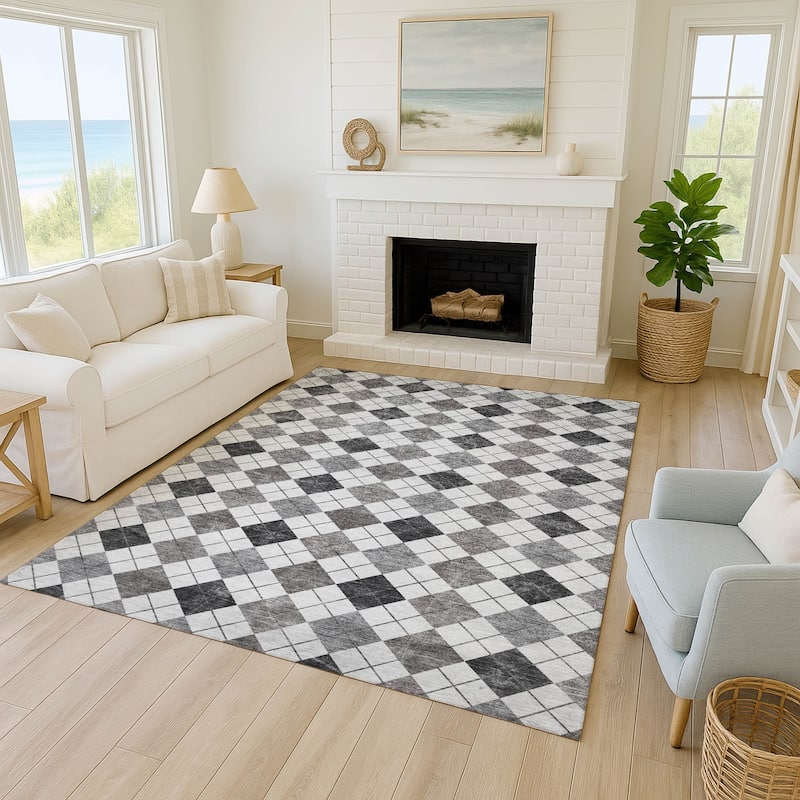 Machine Washable Indoor/ Outdoor Modern Argyle Chantille Rug