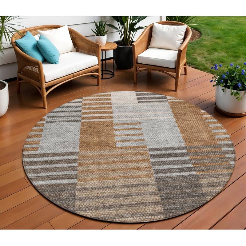 HomeRoots Striped Transitional Rectangle Outdoor Rug - 8' Round