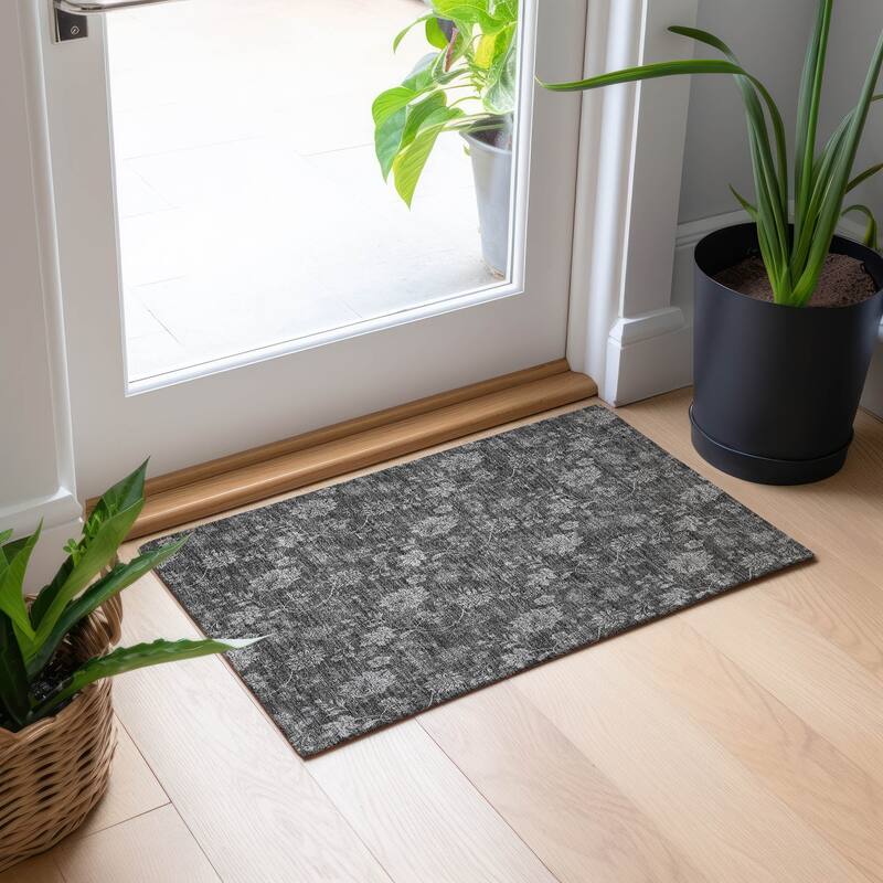 Machine Washable Indoor/ Outdoor Chantille Floral Farmhouse Rug - Gray - 1'8" x 2'6"