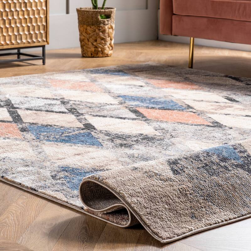 Nuloom Saoirse Distressed Trellis Area Rug