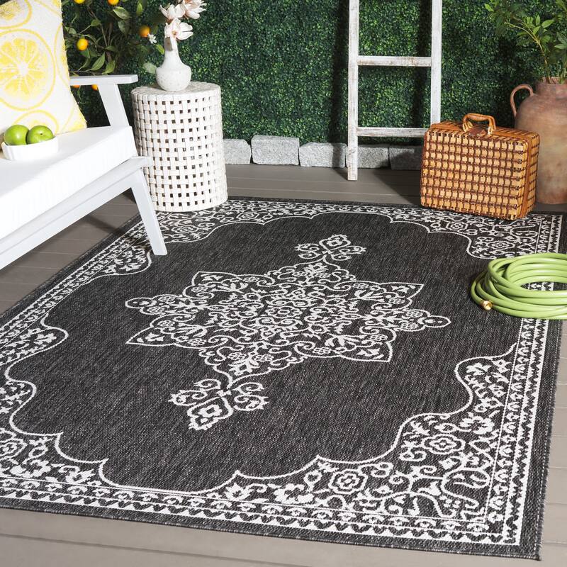 SAFAVIEH Beach House Fetie Transitional Rug - 5'3" x 7'6" - Charcoal/Ivory