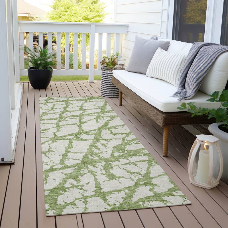 Machine Washable Indoor/ Outdoor Abstract Contemporary Chantille Rug - Green - 2'3" x 7'6"