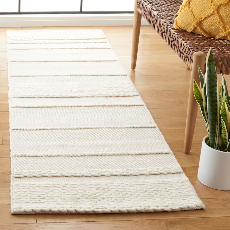 SAFAVIEH Handmade Natura Ardy Wool Rug - 2'3" x 18' Runner - Natural