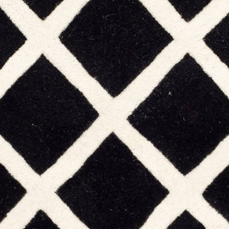 SAFAVIEH Handmade Chatham Retha Modern Moroccan Wool Rug