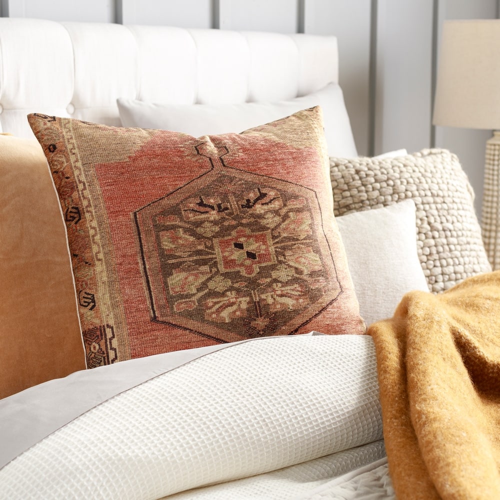 Zorya Traditional Medallion Throw Pillow