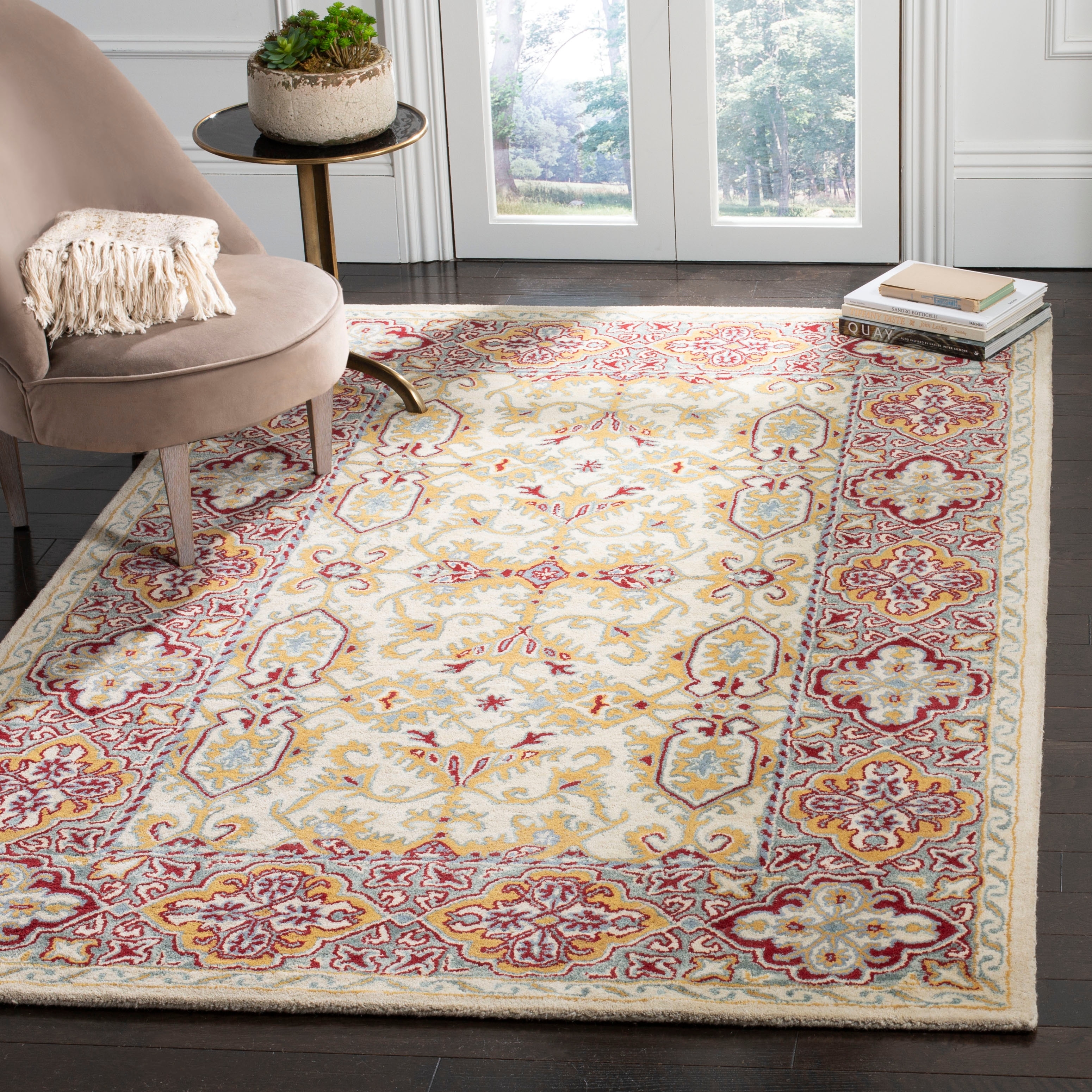 SAFAVIEH Handmade Heritage Wildfire Traditional Oriental Wool Rug