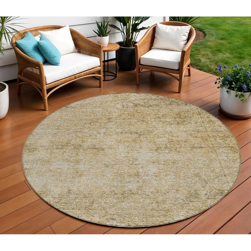 HomeRoots Abstract Traditional Rectangle Outdoor Rug - 8' Round