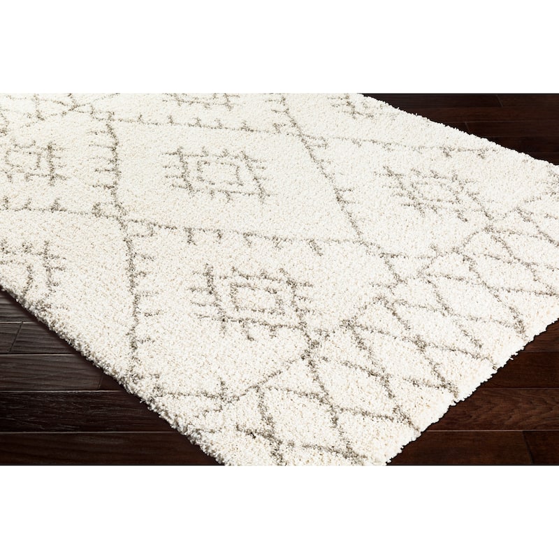 Amira Ivory Moroccan Shag Area Rug (6'7" x 9'6") - 6'7" x 9'6"