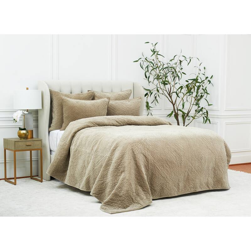 Vela French Grey Queen Quilt