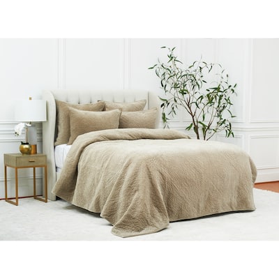 Vela French Grey Queen Quilt