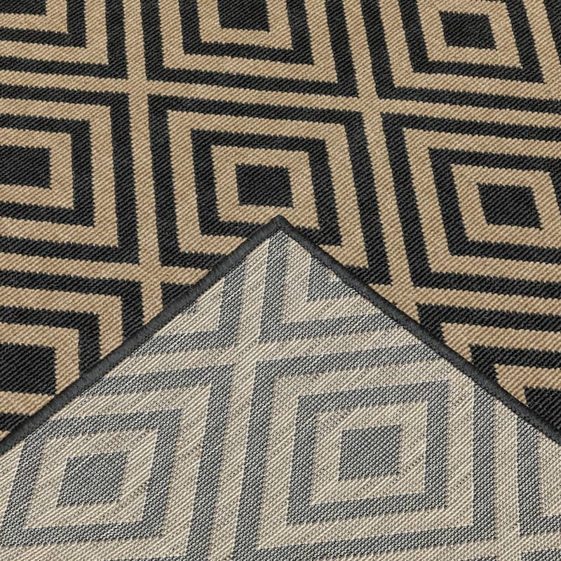 Vista Home Malta Black/Tan Diamond Indoor-Outdoor Rug.
