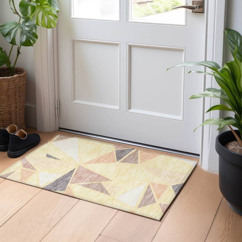 Machine Washable Indoor/ Outdoor Abstract Mosaic Chantille Rug - Wheat - 1'8" x 2'6"
