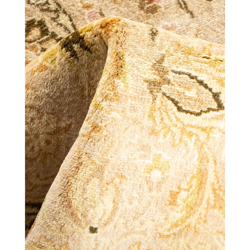 Overton Hand Knotted Wool Traditional Oriental Ivory Area Rug - 4' x 6'